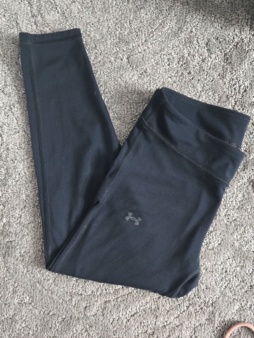 Under Armour Black Capri Leggings with Reflective Logo Youth Large
